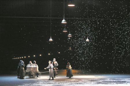 Life in snowy Paris as shown in Bohéme.