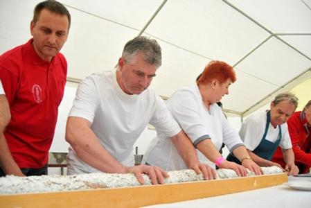 Trdlofest in Skalica with the longest "trdelník" cake. 