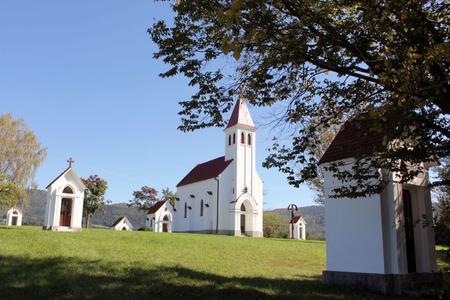 The church and some of the chapels of the Nitrianske Pravno Calvary.