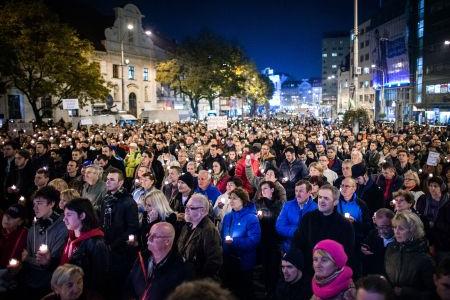 Thousands of people protested against corruption.