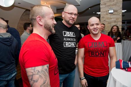 Richard Sulík (in the middle)