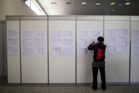 Unemployment drops in all regions