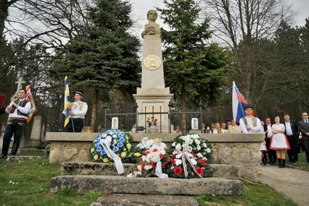 Calabration at Ján Hollý's monument in Dobrá Voda.