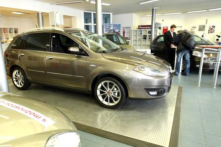 Getting a car through operating leasing becomes more popular.