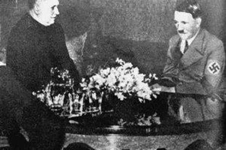 Jozef Tiso meeting Adolf Hitler on March 13, 1939