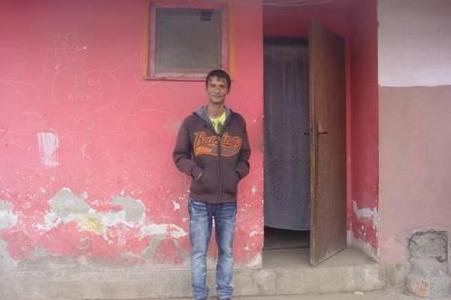 Al-Jazeera film focuses on abused Roma man's quest to become a teacher