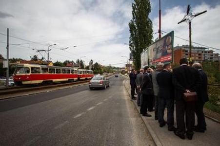 An iron cross commemorates the place where Róbert Remiáš died during a car explosion.