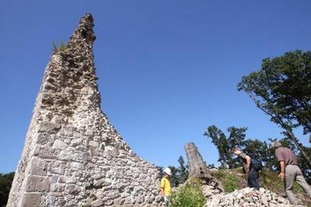 Works at the Pustý Castle have been ongoing for several years.