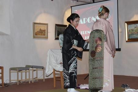 The art of wearing kimonos was presented at the Trenčín Castle.