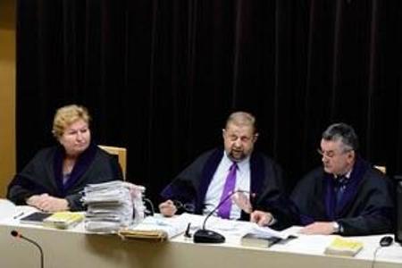 Štefan Harabin (centre) and his former panel
