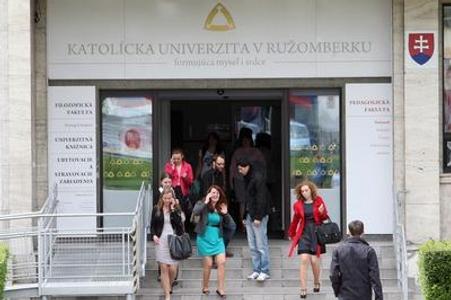 The poll showed that as many as 73 percent of Slovaks trust educational institutions.