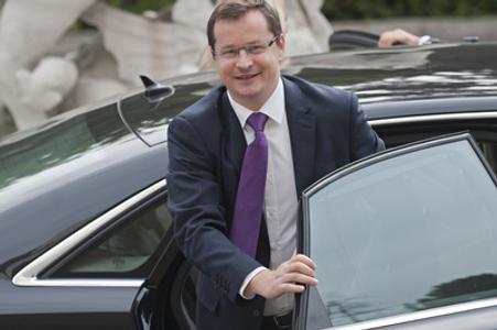 Education minister to face no-confidence motion