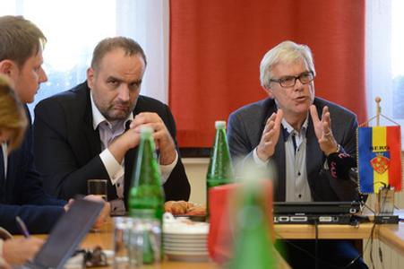 Bratislava Self-Governing Region head Pavol Frešo and Berg mayor Georg Hartl