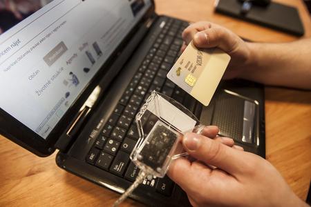 Competition on electronic health cards scrapped
