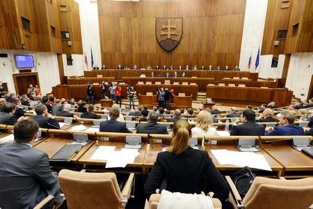 Manifesto lacks concrete measures