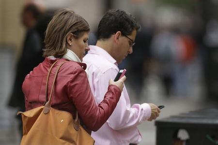 Auction for 5G network postponed