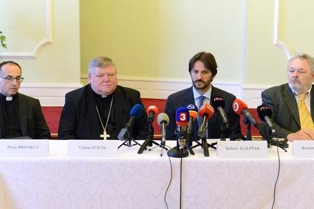 Peter Brenkus, Bishop Viliam Judák, Interior Minister Robert Kaliňák and the head of the Migration Office Bernard Priecel, from left