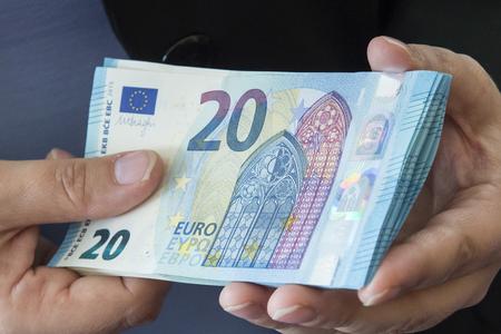 New €20 banknotes now in circulation