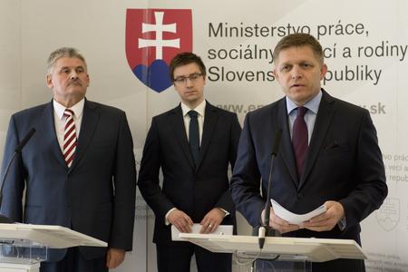Labor Minister Ján Richter, ÚPSVaR head Marián Valentovič and PM Robert Fico, from left 