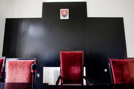 Lawyers say courts should work more effectively. 