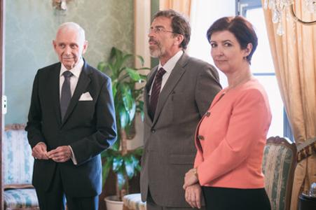 R-L: Head of IOM in Slovakia Zuzana Vatráľová, IOM advisor for Europe Pasquale Lupoli and IOM CEO William Lacy Swing in presidential palace, Bratislava, June 28.
