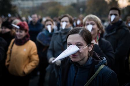 Teachers protest against the situation in education.