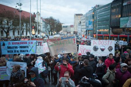 Teachers, pupils, university students protest in Bratislava