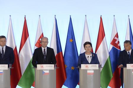 V4 leaders (l-r): Slovak PM Robert Fico, Czech PM Bohuslav Sobotka, Polish PM Beata Szydło, Hungarian PM Viktor Orbán