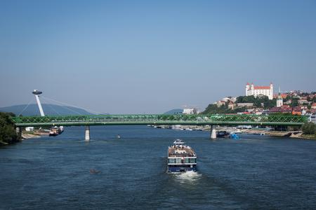 No, you can't smash golf balls across the Danube, event is told