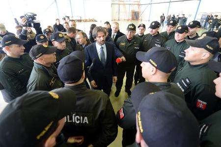 Interior Minister Robert Kaliňák with 20 Slovak police officers departing for Greece.
