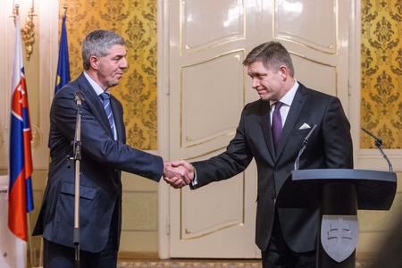 Sieť and Most inclined to government with Smer, SNS