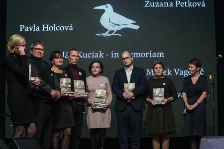 Investigative journalists awarded for their brave deeds