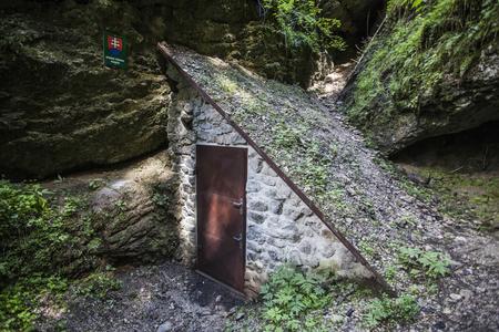Entrance to the Brestov Cave