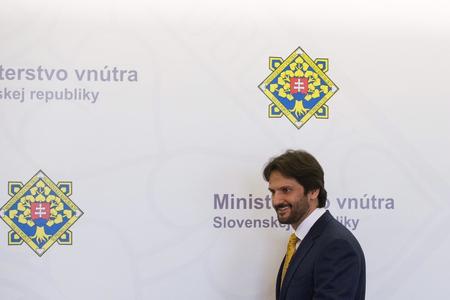 Kaliňák resigns