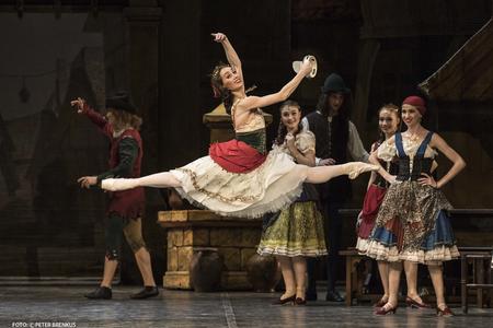 Olga Chelpanova (Esmeralda) in the SND ballet of the same name.  