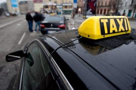 Dissatisfied taxi drivers hit Bratislava streets, again