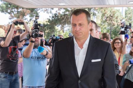 5 things you need to know about the coalition crisis