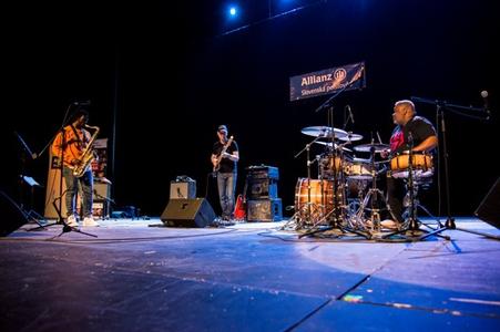 Pooge Bell Band, with Juraj Griglák; Poogie bell is to play in Nové Mesto nad Váhom in April.   