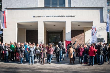 The dissatisfied teachers gather in front of Finance Ministry. 