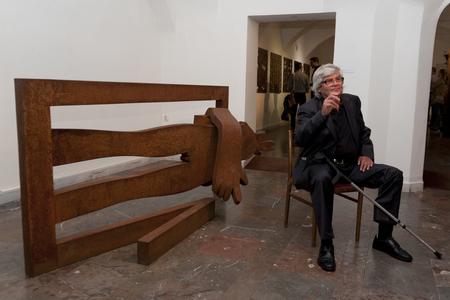 Sculptor Jozef Jankovič and his work. 