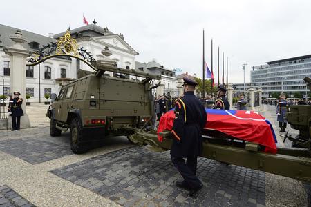 Slovakia parts with its first post-revolution president Kováč