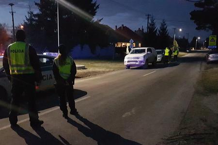 Police closure in Blatná na Ostrove.