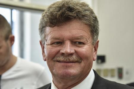 New school year starts without minister, unions fighting for salaries