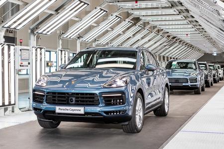 Volkswagen Slovakia has just started manufacturing Porsche Cayenne cars