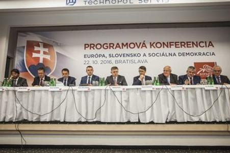 Smer programme congress. PM and party chairman Robert Fico is in the centre. 