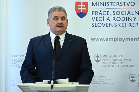 No compromise made on minimum wage. Labour Minister will submit his own proposal