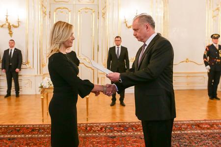 President Andrej Kiska (r) officially appoints Denisa Saková the interior minister.
