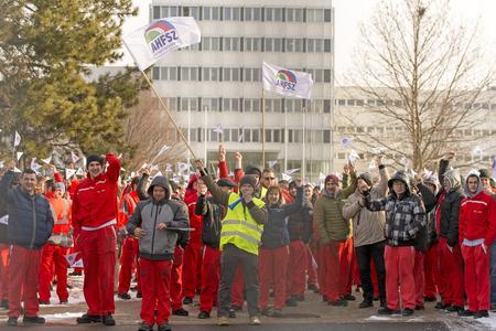 Audi Hungaria workers on strike in Győr