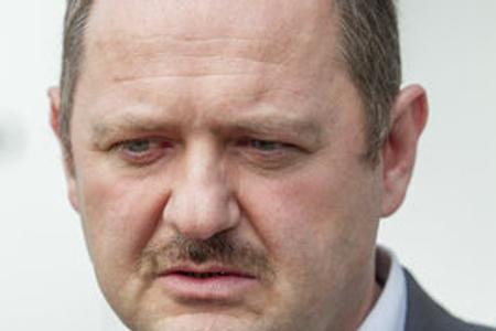 Ministry claims food information will improve, MP Simon doubtful
