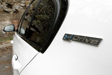 State supports purchase of electric and hybrid cars with €5.2 million